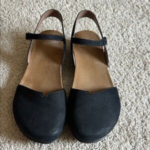 Women’s DANSKO Rowan Black Suede 9.5-10 (euro 40)